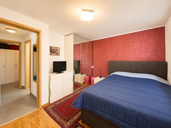 ACCOGLIENTE DUPLEX DI 4.5 LOCALI CON GRANDE SPAZIO ESTERNO PRIVATO A MAGLIASO 10