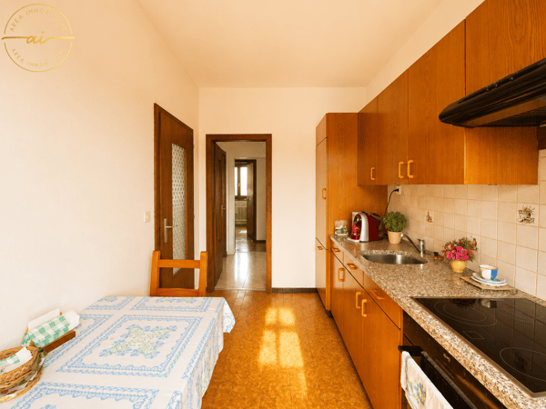 CASA INDIPENDENTE CON AMPIO TERRENO EDIFICABILE 9