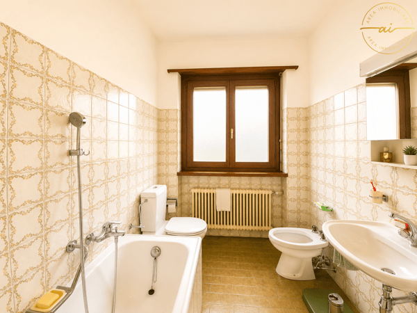 CASA INDIPENDENTE CON AMPIO TERRENO EDIFICABILE 16