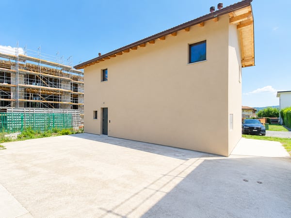 MODERNA CASA UNIFAMILIARE DI NUOVA COSTRUZIONE CON GIARDINO 4