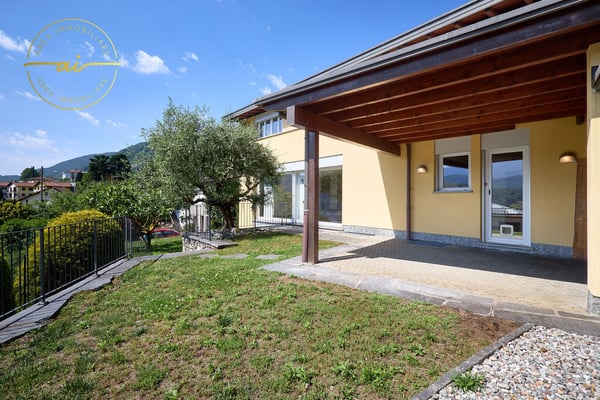 VILLA CON STUDIO SEPARATO E MERAVIGLIOSO GIARDINO 2