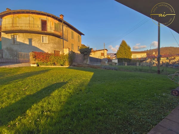CASA INDIPENDENTE DI 5.5 LOCALI CON GIARDINO E SPAZI COMMERCIALI AD ARZO 15