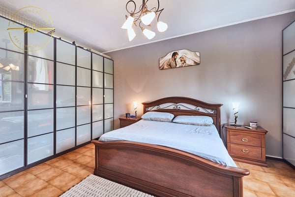 SPAZIOSA CASA CON 3 UNITÀ ABITATIVE E GIARDINO DI 400 MQ 19