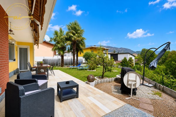 SPAZIOSA CASA CON 3 UNITÀ ABITATIVE E GIARDINO DI 400 MQ 2