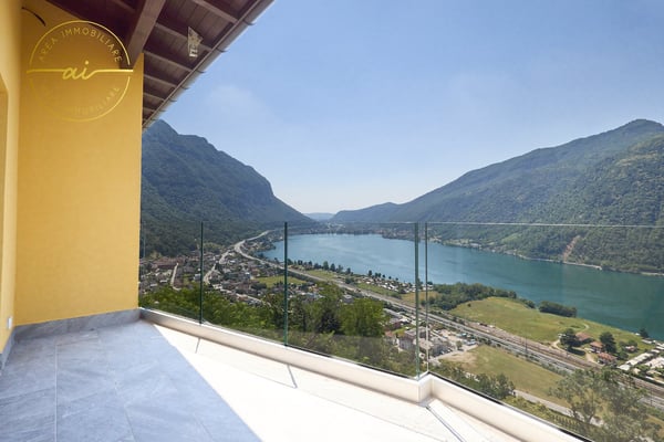 ELEGANTE VILLA INDIPENDENTE CON VISTA LAGO A ROVIO 14