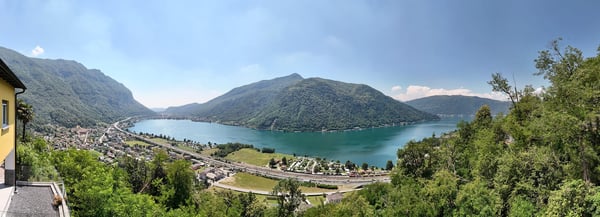 ELEGANTE VILLA INDIPENDENTE CON VISTA LAGO A ROVIO 20