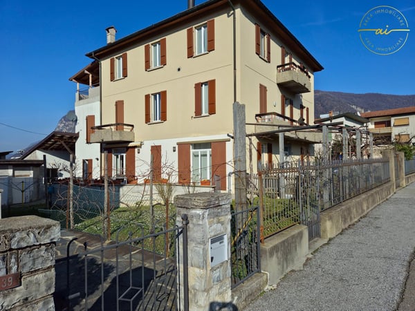 APPARTAMENTO DI 4 LOCALI CON AMPIA TERRAZZA COPERTA A MENDRISIO A REDDITO 10