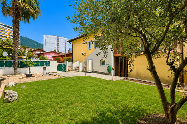 SPAZIOSA CASA CON 3 UNITÀ ABITATIVE E GIARDINO DI 400 MQ 26