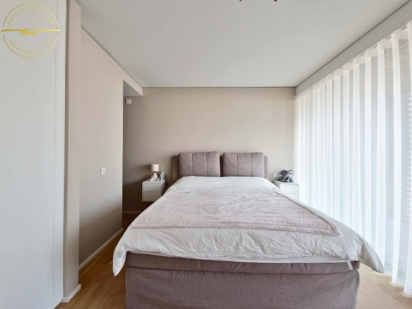 ELEGANTE APPARTAMENTO 3.5 LOCALI CON TERRAZZA E VISTA LAGO PARZIALE A PARADISO 9