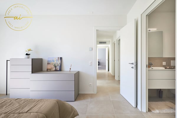 SPAZIOSO 4.5 LOCALI CON GIARDINO IN ELEGANTE RESIDENZA 16