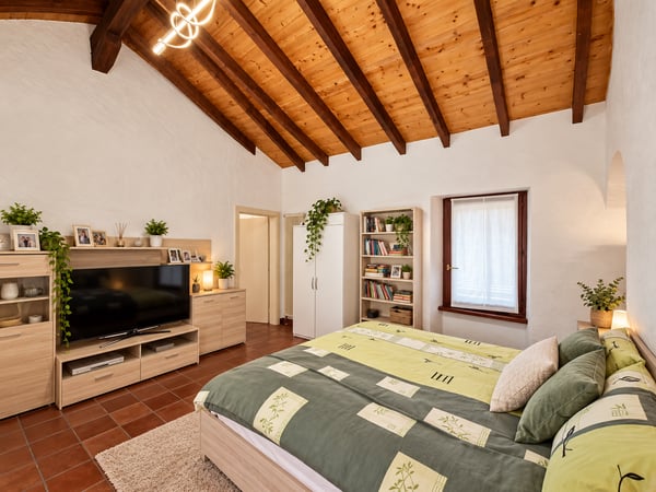 CARATTERISTICA CASA STORICA SU TRE LIVELLI A PURA 7