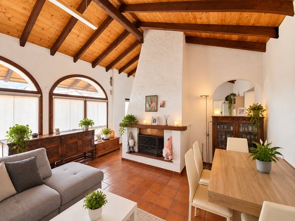 CARATTERISTICA CASA STORICA SU TRE LIVELLI A PURA 14