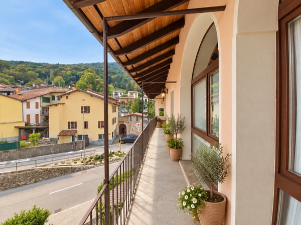 CARATTERISTICA CASA STORICA SU TRE LIVELLI A PURA 4