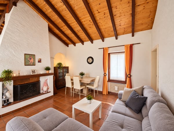 CARATTERISTICA CASA STORICA SU TRE LIVELLI A PURA 15
