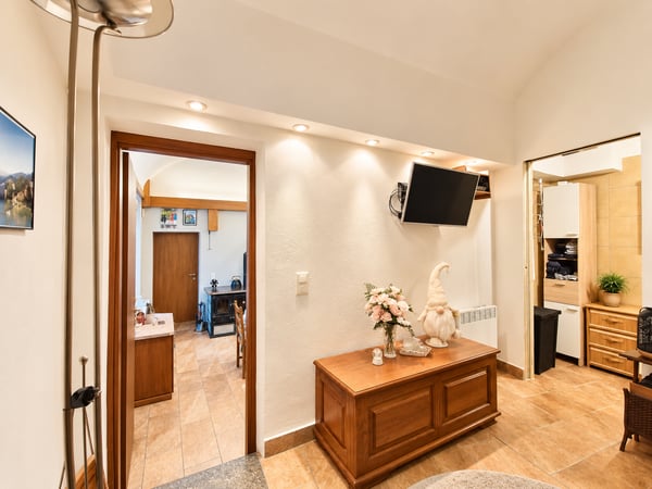 CARATTERISTICA CASA STORICA SU TRE LIVELLI A PURA 13