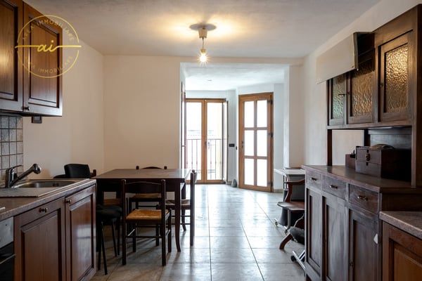 Casa plurifamiliare con 3 appartamenti in vendita, ideale anche come investimento 11