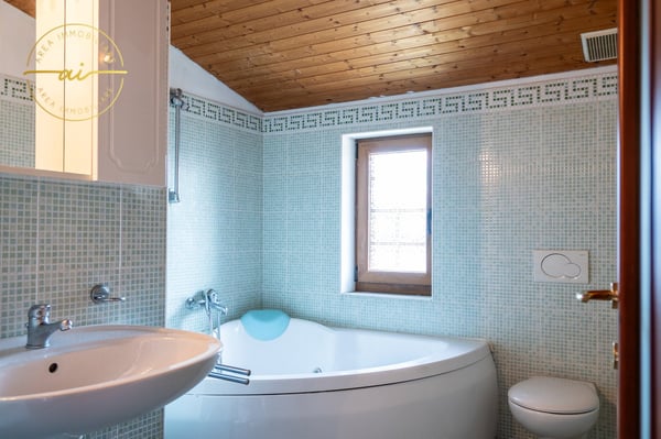 Casa plurifamiliare con 3 appartamenti in vendita, ideale anche come investimento 16