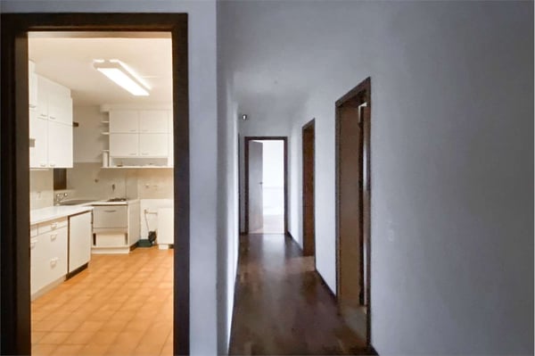 Ampi e luminosi uffici in centro a Lugano 13