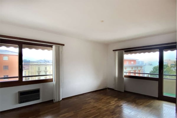 Ampi e luminosi uffici in centro a Lugano 8