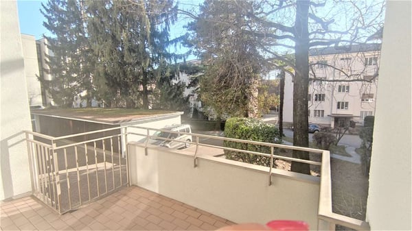 Massagno, SPLENDIDO UFFICIO 1.5 ANCHE ARREDATO 4