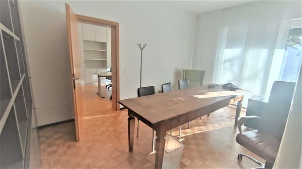 Massagno, SPLENDIDO UFFICIO 1.5 ANCHE ARREDATO 1