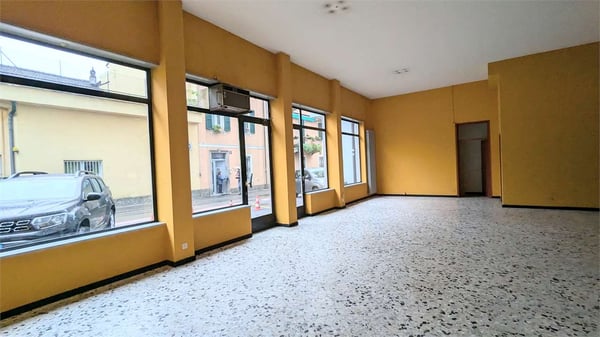 Chiasso, locale commerciale , personalizzabile 3