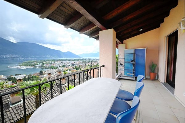 Elegante casa con vista sul Lago di Locarno 6