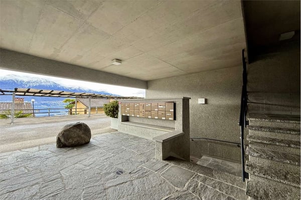 Elegante casa con vista sul Lago di Locarno 11
