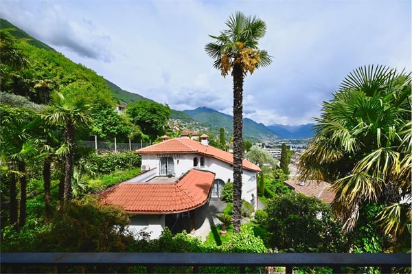 Elegante casa con vista sul Lago di Locarno 10