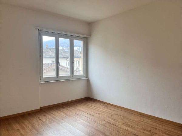 Chiasso, ottimo 1.5 con grande balcone 7