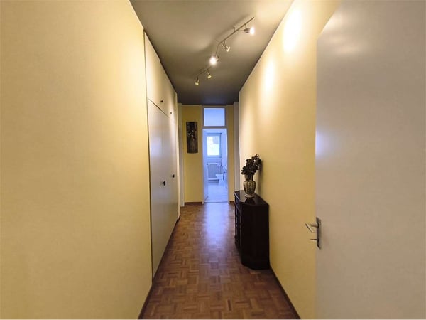 Viganello - Elegante Trilocale Arredato con Terrazzino e Doppio Serviz 7