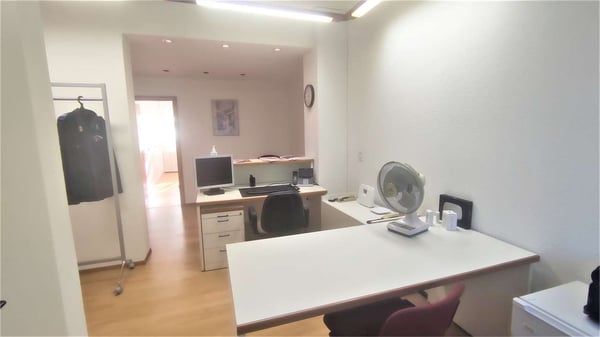 Massagno, SPLENDIDO UFFICIO 1.5 ANCHE ARREDATO 8