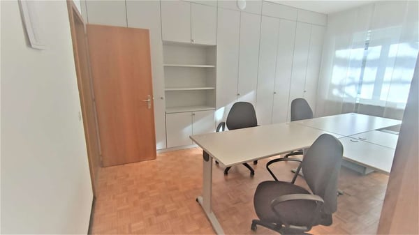 Massagno, SPLENDIDO UFFICIO 1.5 ANCHE ARREDATO 9