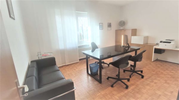 Massagno, SPLENDIDO UFFICIO 1.5 ANCHE ARREDATO 10