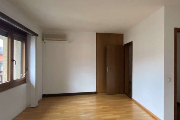 Ampi e luminosi uffici in centro a Lugano 9