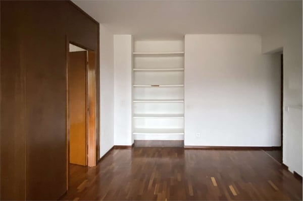 Ampi e luminosi uffici in centro a Lugano 5