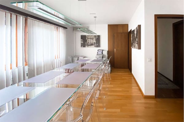 Ampi e luminosi uffici in centro a Lugano 1