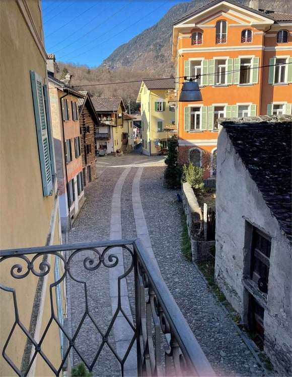 Malvaglia, intero immobile di 3 appartamenti 2