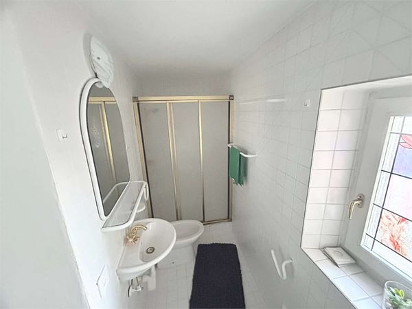 Aldesago, ottimo 1.5 ARREDATO,  con balcone 5