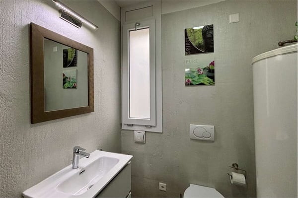 Ufficio luminoso e arredato in zona strategica 7