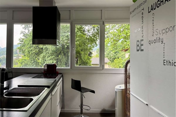 Ufficio luminoso e arredato in zona strategica 10