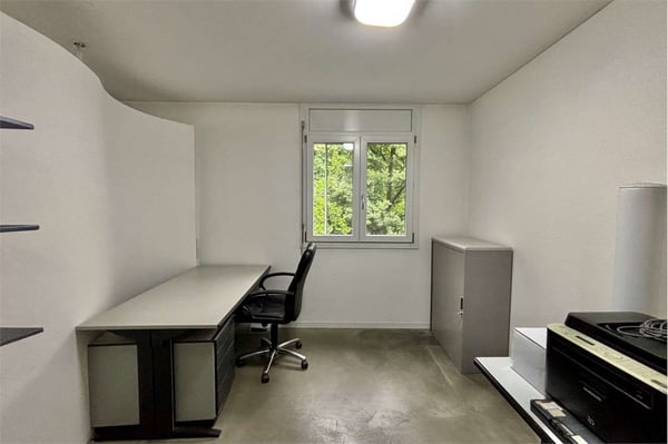 Ufficio luminoso e arredato in zona strategica 2