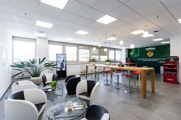 Spazioso ufficio in affitto al Centro Galleria 1 3