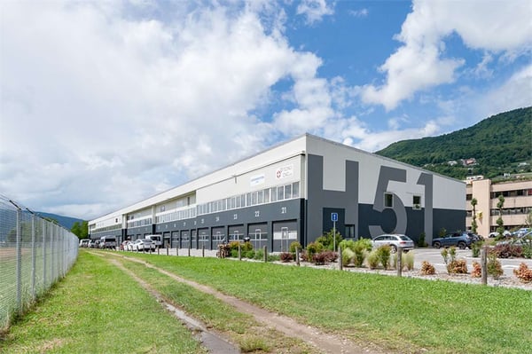 Box personalizzabile su due piani in posizione strategica 4