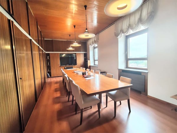 Ufficio Direzionale con Parcheggi a Mendrisio 2