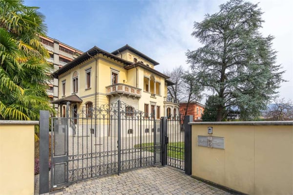 Prestigiosa villa in stile Liberty 1
