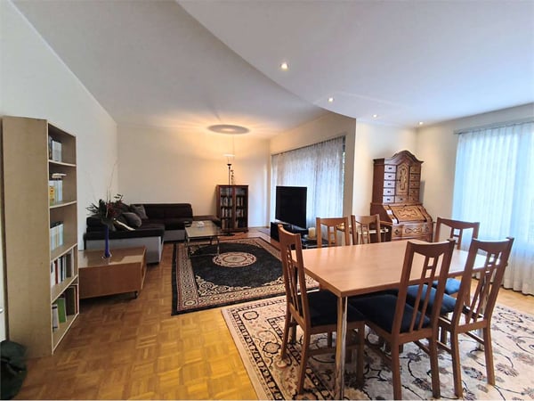 Viganello - Elegante Trilocale Arredato con Terrazzino e Doppio Serviz 2