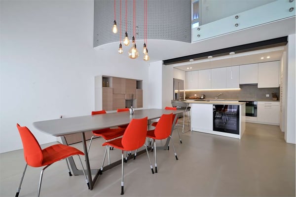 Eleganza e modernità: Villa bifamiliare ristrutturata 6