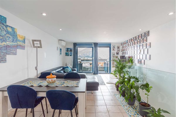 Triplex con parziale vista lago e giardino privato. 5