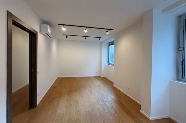 Elegante 5.5 locali ristrutturato con grande terrazzo 12